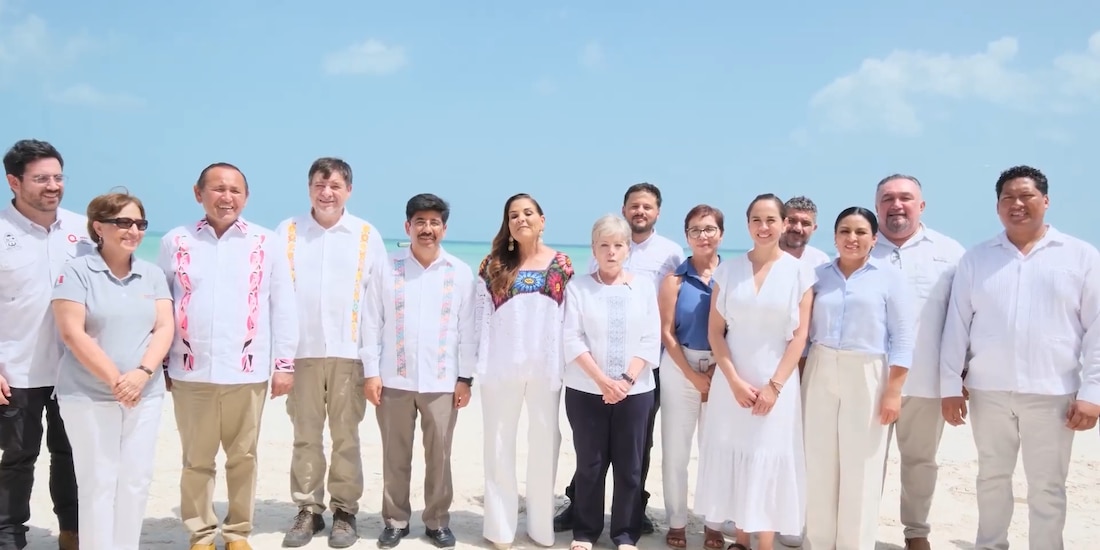 La gobernadora Mara Lezama y la titular de SEMARNAT, Alicia Bárcena, encabezaron la presentación de la estrategia "Holbox Circular".