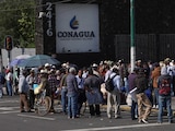 Manifestación por parte de agricultores a las afueras de Conagua