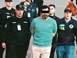 Fernando Farías Laguna al ser entregado ayer por Argentina.