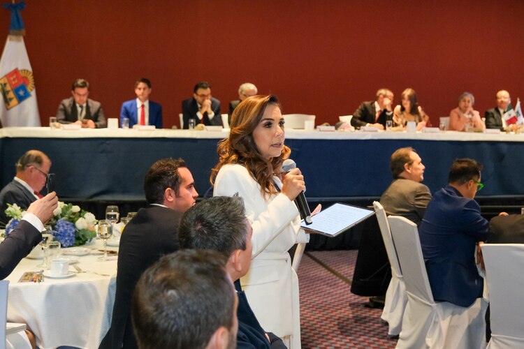 Mara Lezama, Gobernadora de QRoo.