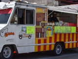Un camión modificado para fungir como puesto de comida, en la colonia Guerrero, en octubre.