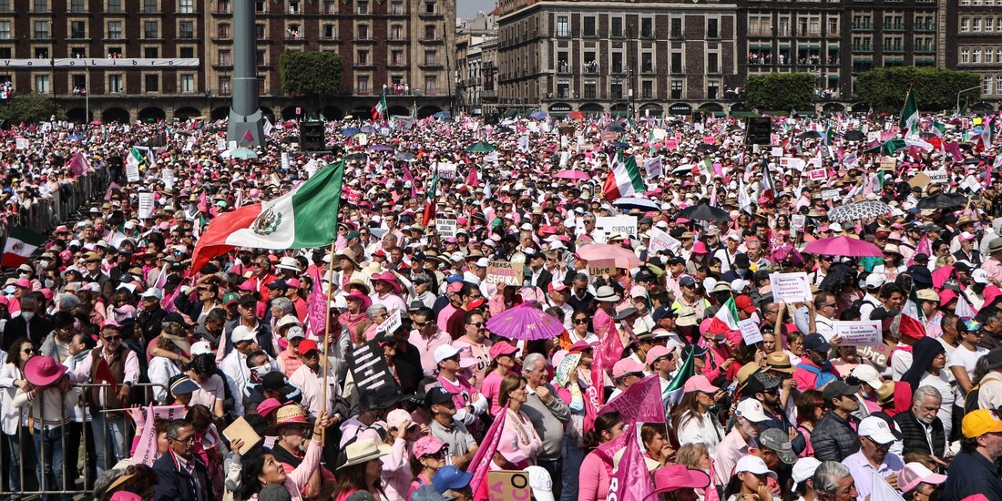 El contingente iba conformado por personas de diversos sectores de la sociedad