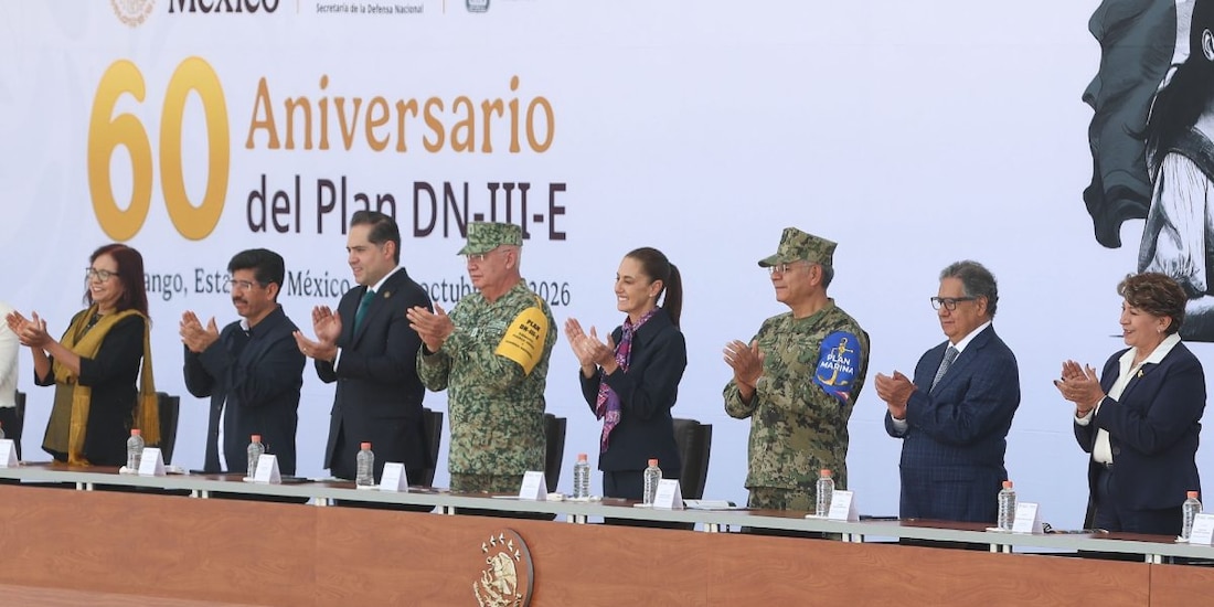 Sheinbaum rinde homenaje a Fuerzas Armadas por 6 décadas de auxilio a la población.