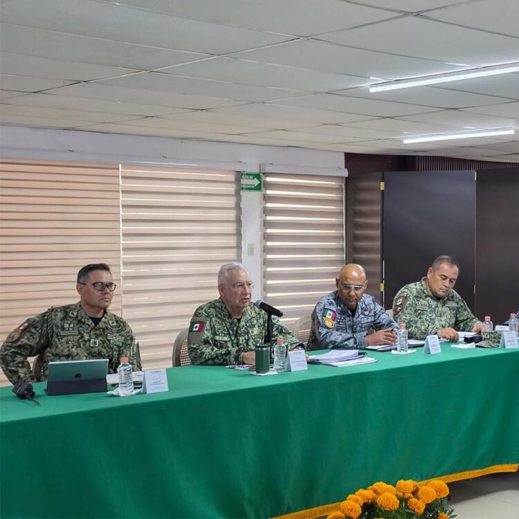 El titular de la Secretaría de la Defensa Nacional, Ricardo Trevilla Trejo, durante su visita a Sinaloa, el 27 de octubre de 2026.