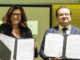 Magda Chambriard y Carlos Carpio, directores de Petrobras y Pemex, ayer.