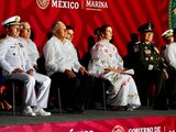 Realizan desfile por los 200 años de la Armada de México, desde Veracruz