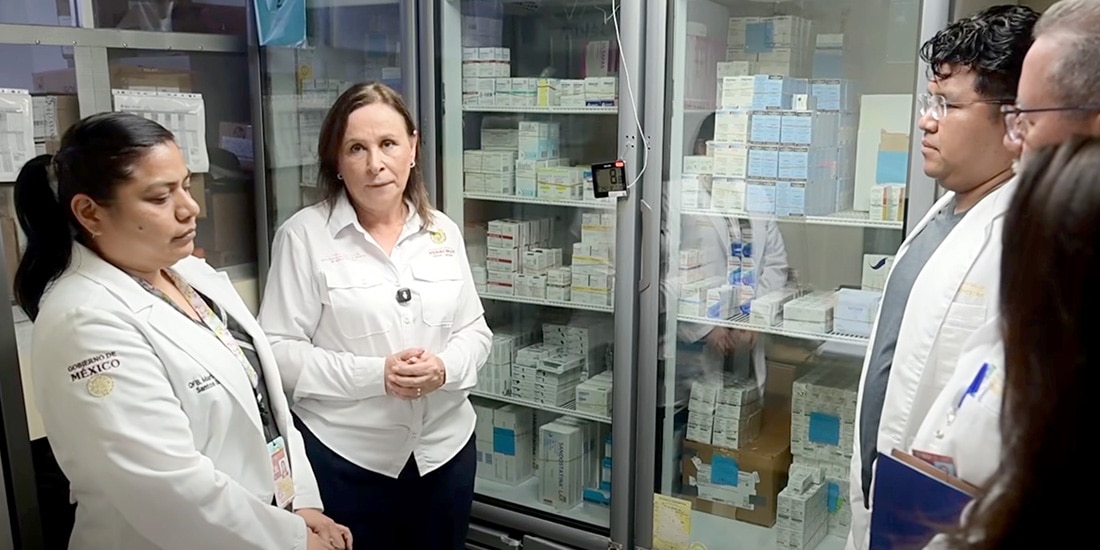 LA GOBERNADORA visitó ayer el Hospital de Alta Especialidad de Veracruz, para supervisar la existencia de fármacos.