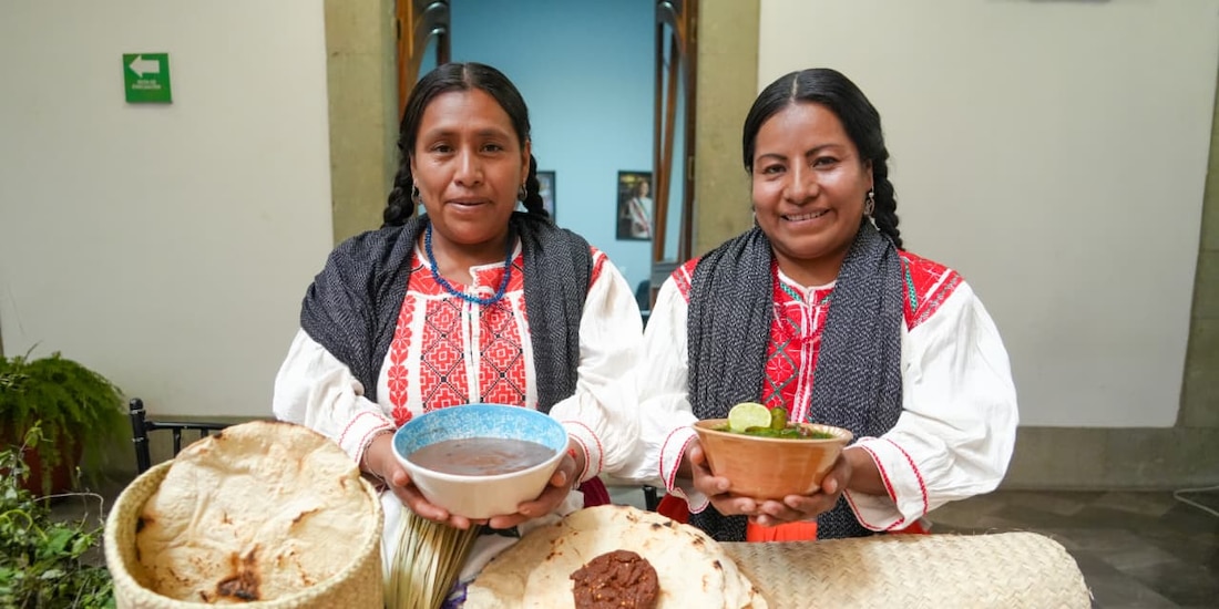 Mujeres oaxaqueñas en la imagen.