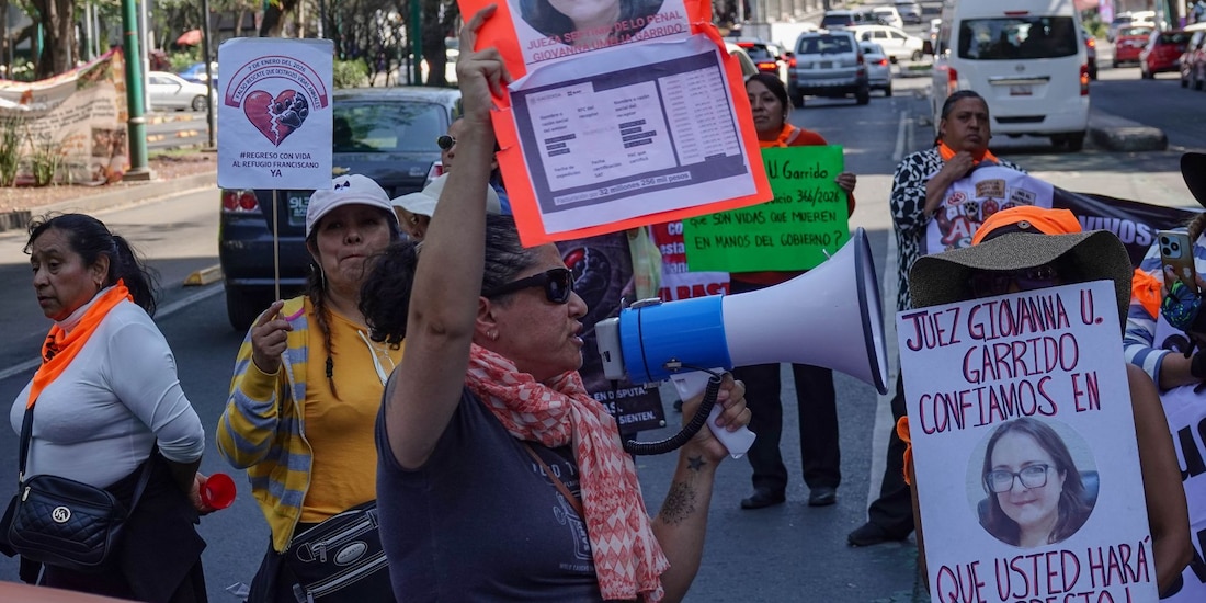 Manifestantes del Refugio Franciscano, en la Ciudad de México.