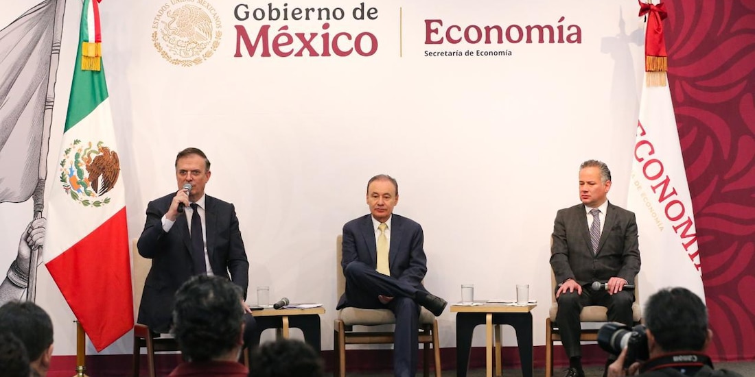 Marcelo Ebrard, titular de Economía; Alfonso Durazo, gobernador de Sonora y Santiago Nieto, titular del IMPI, en conferencia, ayer.