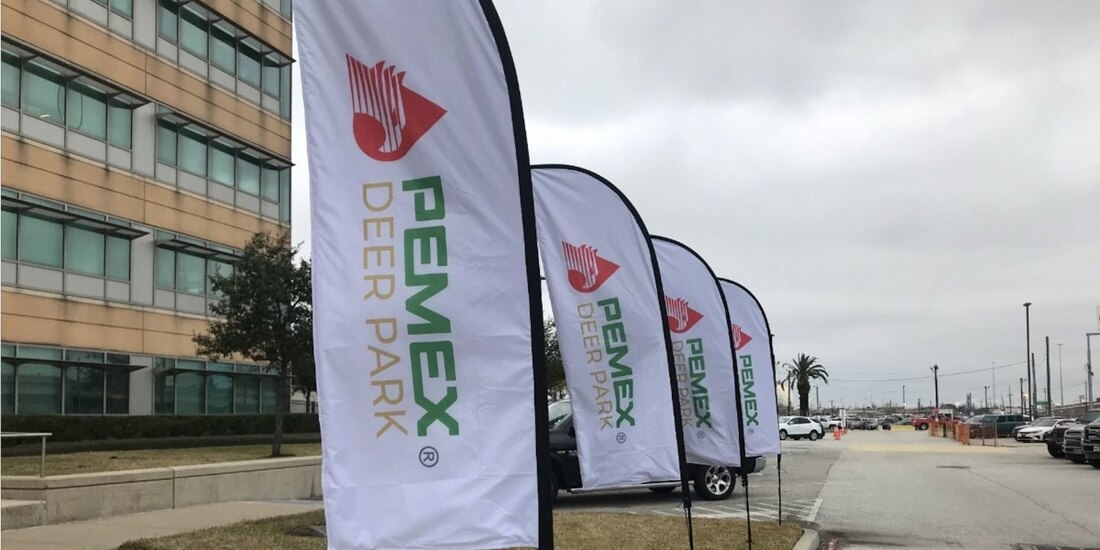 La calificadora bajó el rango de la paraestatal.