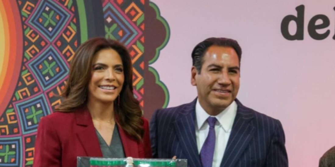 Olivia Salomón, directora de Lotenal, y el gobernador Eduardo Ramírez, ayer.