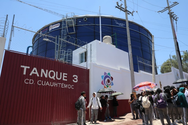 Habitantes de Ciudad Cuauhtémoc celebran la entrada en operación de la infraestructura hidráulica que busca erradicar décadas de escasez.