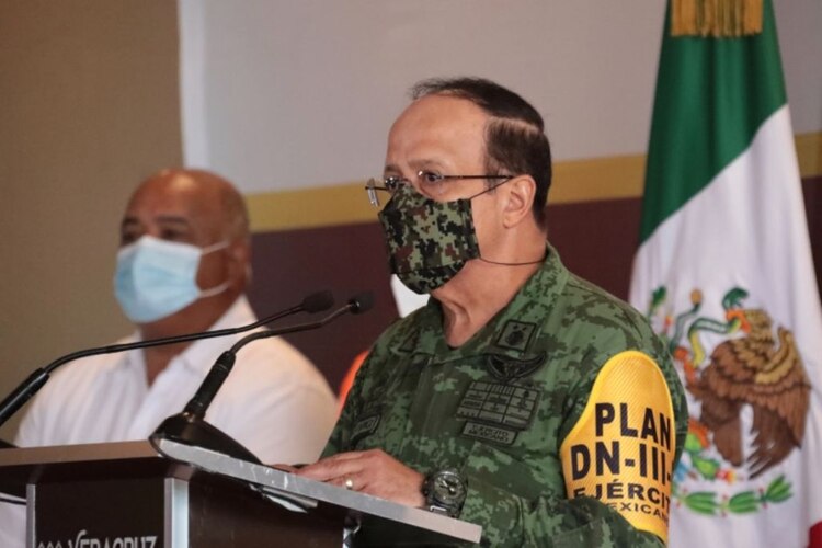 En la conferencia de las autoridades de Veracruz estuvieron presentes mandos de la Sedena.