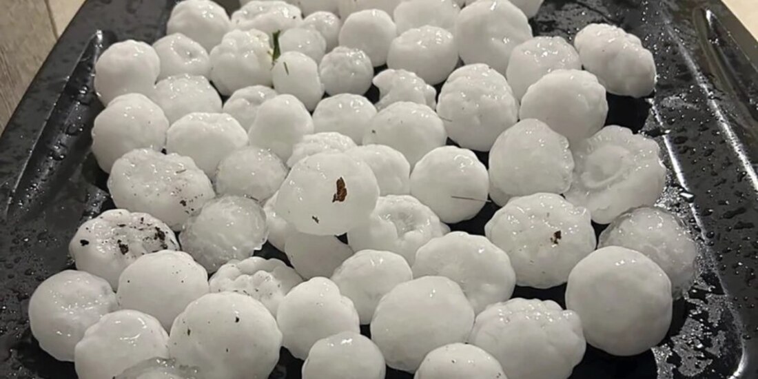Granizo del tamaño de bolas de béisbol azota parte de Kansas y Missouri.