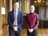 La presidenta Claudia Sheinbaum y el fundador de Nubank, David Vélez.
