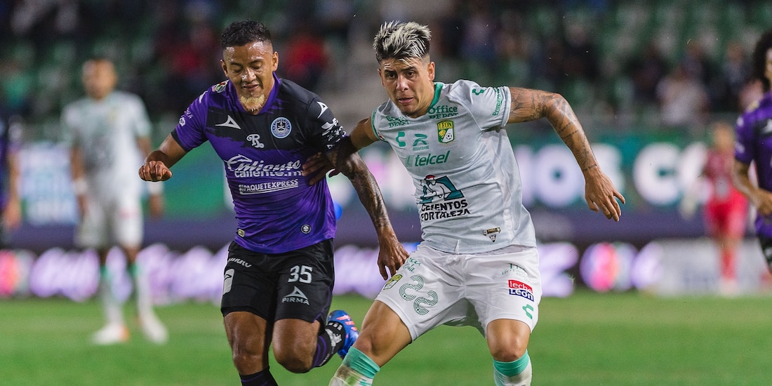 Una acción del Mazatlán vs León correspondiente a la Jornada 11 del Torneo Clausura 2022 de la Liga MX.