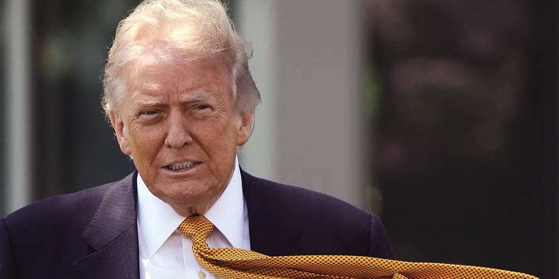 El mandatario estadounidense, Donald Trump, en Washington, antes de partir hacia Pekín, China, ayer.