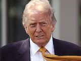 El mandatario estadounidense, Donald Trump, en Washington, antes de partir hacia Pekín, China, ayer.