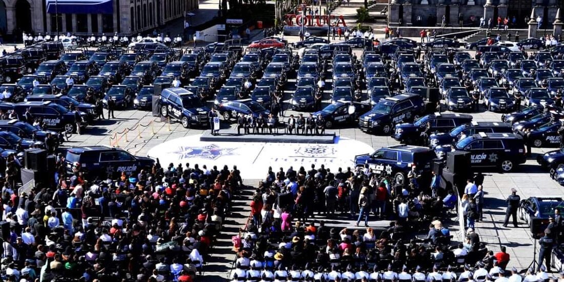 Policías de Toluca piden se revise contrato con arrendamiento de patrullas.