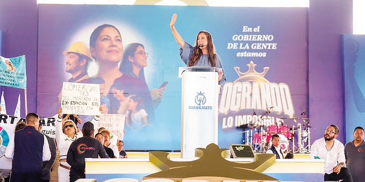 La gobernadora de Guanajuato, Libia Dennise García Muñoz Ledo, ayer, en su informe de resultados en Salamanca.