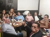 Los legisladores fueron captados comiendo sin respetar protocolos de seguridad sanitaria.