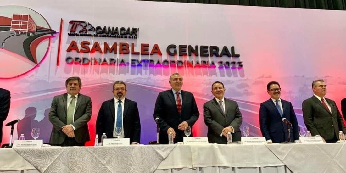 Transportistas no están solos, cuentan con el Gobierno federal, afirma Adán Augusto.