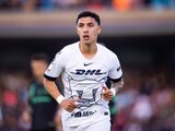 Leo Suárez en el partido de Pumas ante Santos en el Torneo Clausura 2024 de la Liga MX