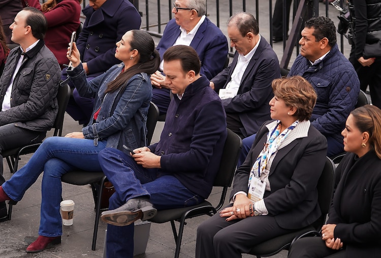 Claudia Sheinbaum y Delfina Gómez reafirman compromiso con educación, salud e infraestructura durante los primeros 100 días de gobierno.