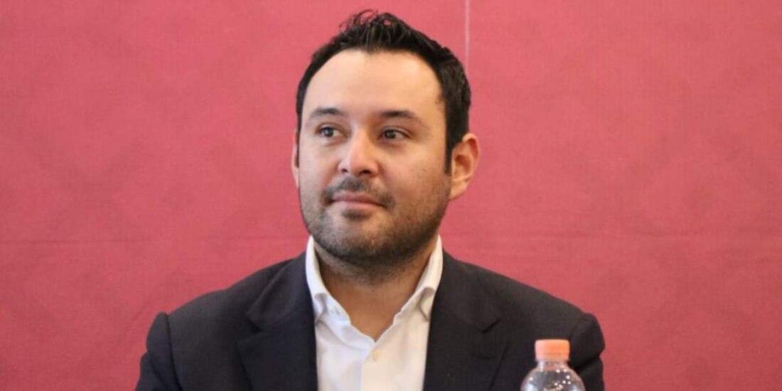 "Veracruz formó parte de la lista negra de los sistemas de pensiones colapsados a nivel nacional, pero el IPE salió de la quiebra aumentando su reserva técnica", dijo José Luis Lima Franco