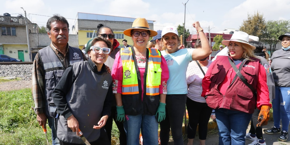 La alcaldesa Azucena Cisneros encabezó una jornada de limpieza junto a trabajadores de Ecatepec.