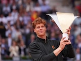 Jannik Sinner levantando el trofeo del Masters de Madrid.