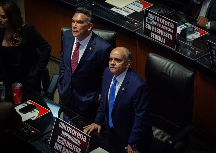 Alejandro Moreno (izq.) y Manuel Añorve (der.).