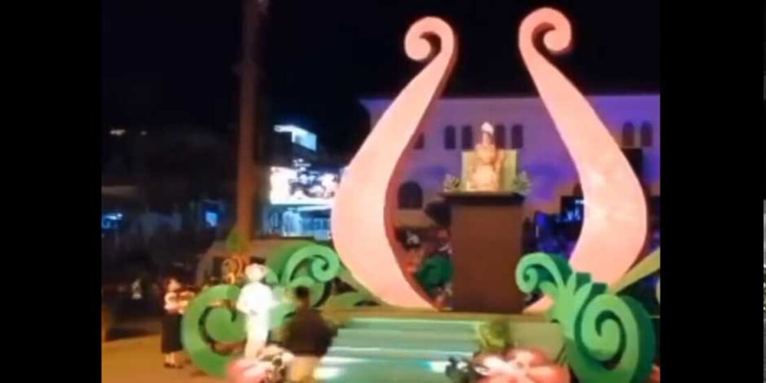 Un mujer falleció al caer de una altura considerable durante la Danza de los Voladores en Huauchinango, Puebla.