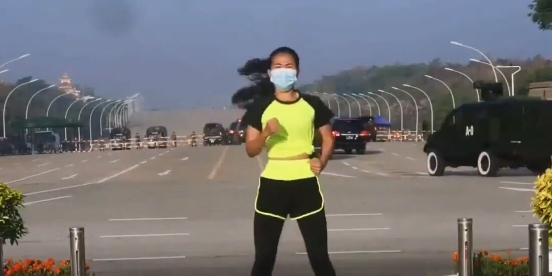 La imagen de la instructora de aerobics que daba una clase mientras ocurre el golpe de estado en Myanmar.