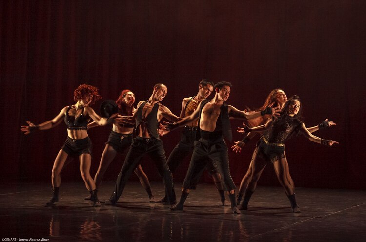 En código bolero: la dulce limerencia. Teatro y Danza