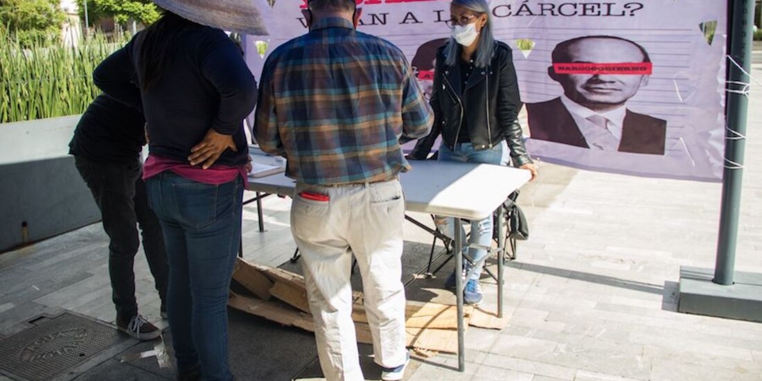 Aunque según Morena se rebasaron 2.7 millones de firmas para solicitar oficialmente una consulta sobre iniciar juicio a expresidentes, el Presidente López Obrador envió al Senado el documento respectivo para realizar este proceso.