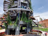Persisten los trabajos en la torre hidrobotánica construida con acero.