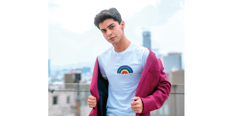PARA UN LOOK más sutil, usa un color
llamativo con blanco