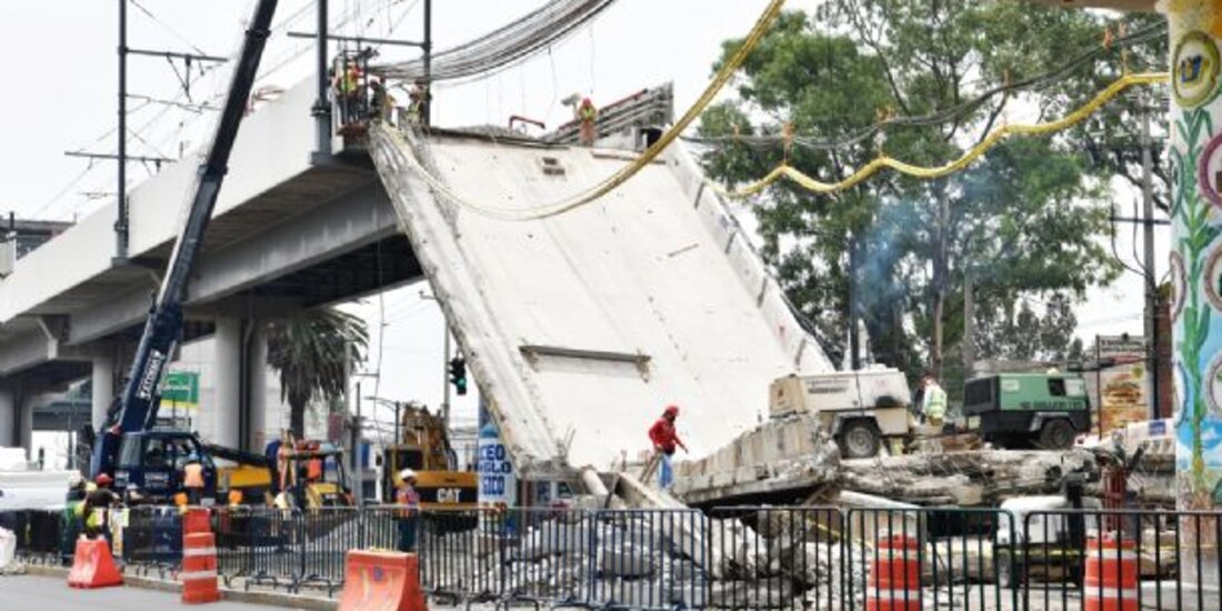 Trabajos de peritaje tras el colapso de la Línea 12 del Metro, en mayo del año pasado.