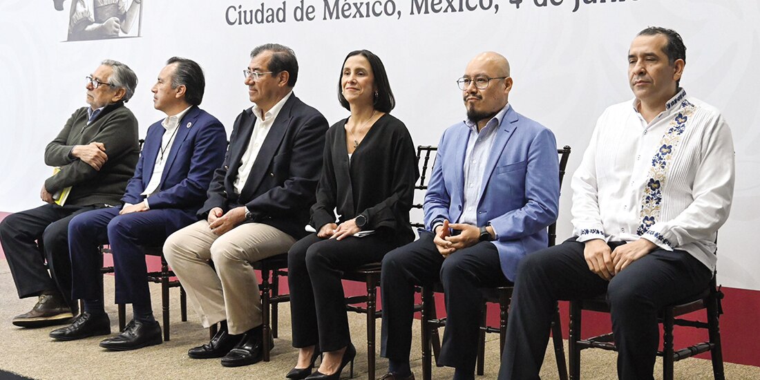 Funcionarios durante la clausura del Foro Consultivo Nacional del Cenagas, en la Sener, ayer.
