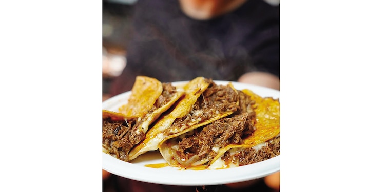 Quesabirrias, la especialidad de la chef.