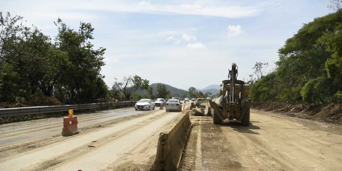 Continúa SICT en el restablecimiento de la infraestructura carretera de Guerrero afectada por 'Otis'