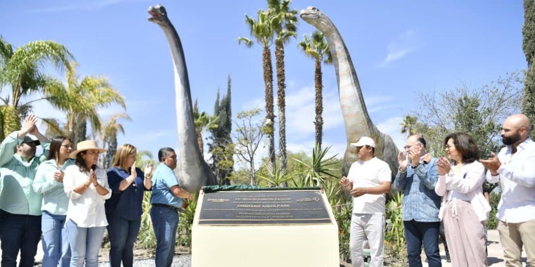 El Gobernador Ricardo Gallardo recorre las nuevas instalaciones de temática prehistórica.