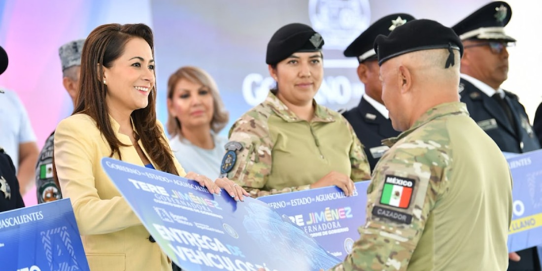 La entrega de equipamiento táctico, armamento e insumos operativos fue encabezada por la gobernadora Tere Jiménez.