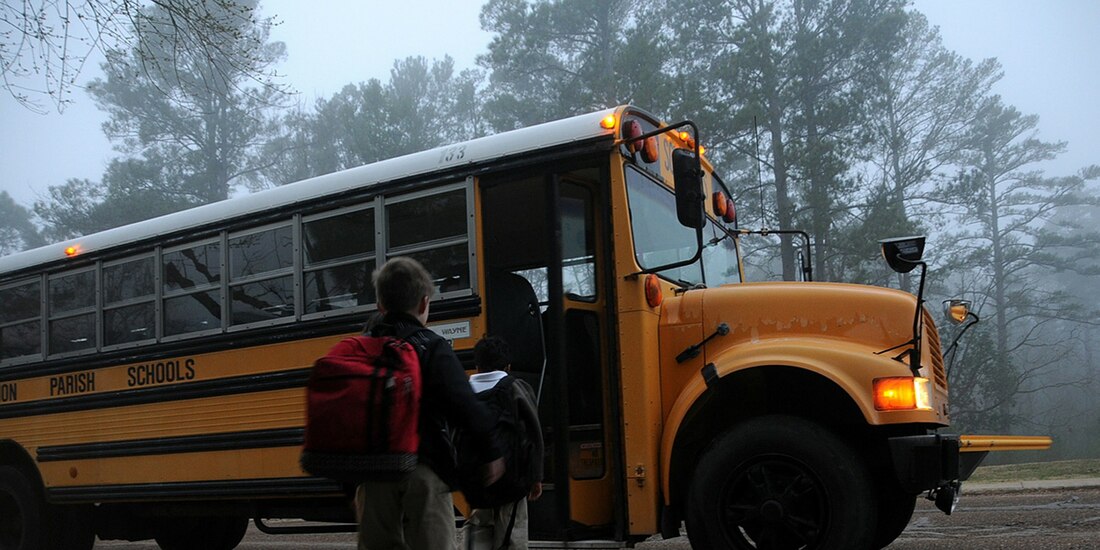 Padre lleva a clases a su hijo contagiado de COVID-19; hay 80 alumnos en cuarentena.