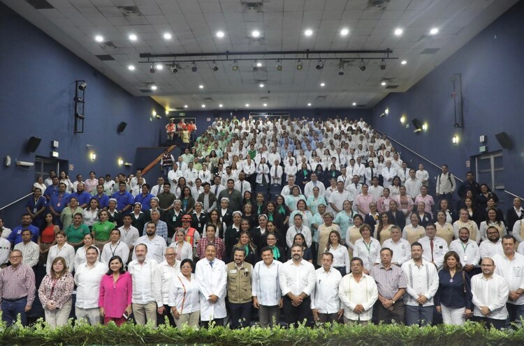 Autoridades entregan el Informe de Actividades del IMSS en Tabasco; resaltan crecimiento y mejoras en el servicio médico.