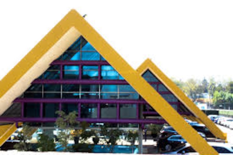 Fachada de Plaza Lilas.