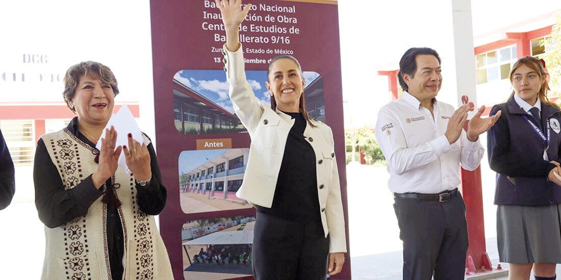 De izq. a der.: la gobernadora Delfina Gómez, la Presidenta Claudia Sheinbaum y el titular de la SEP, Mario Delgado, ayer.