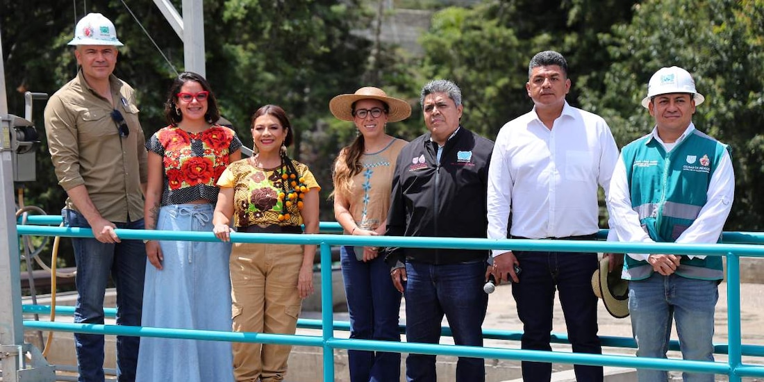 Las acciones operativas en el pueblo de San Gregorio Atlapulco abarcan la limpieza de canales y el saneamiento de la zona lacustre.